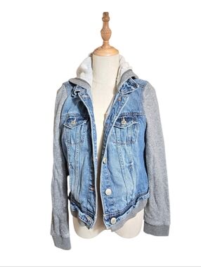 American Eagle Denim Trucker Y2KJacket with Gray Hoodie Sleeves
